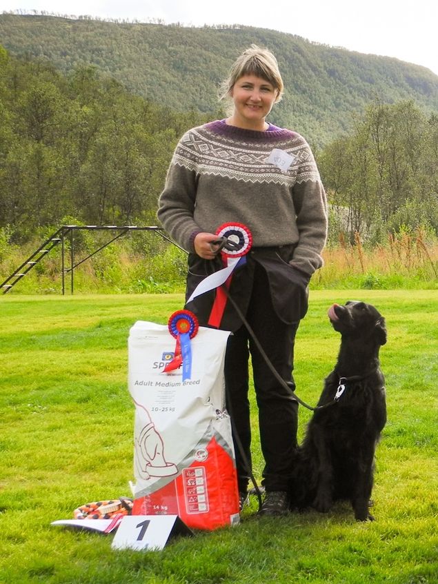 RL2 Av-Zan-Tindrende Keyla debuterte i Elite.  27.08.16 gikk hun en meget bra løp, men feilet på en av øvelsene og det ble dermed disk
28.08.16 vant hun Elite med 199 av 200 poeng og fikk sitt første cert! :-)