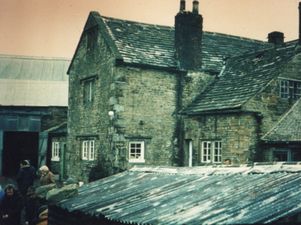 JE42 Mansion House Farm, Lightwood is Grade 2 listed. Made of stone wi