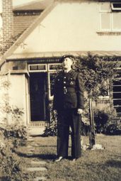 M33 Mrs J Newbould, WVS Housewives' Service, Norton