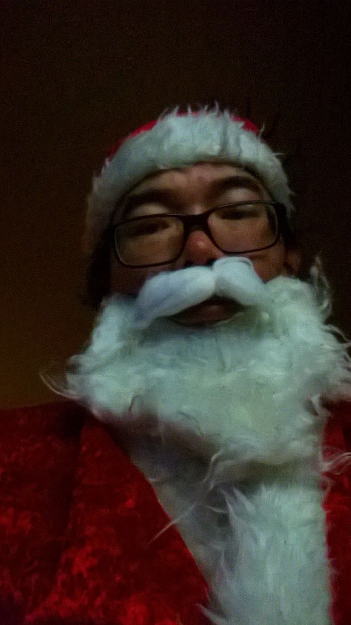 Yada ou Leonard en Père Noël.