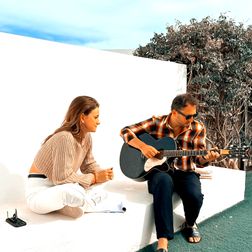 Las Negras songwriting met Britt