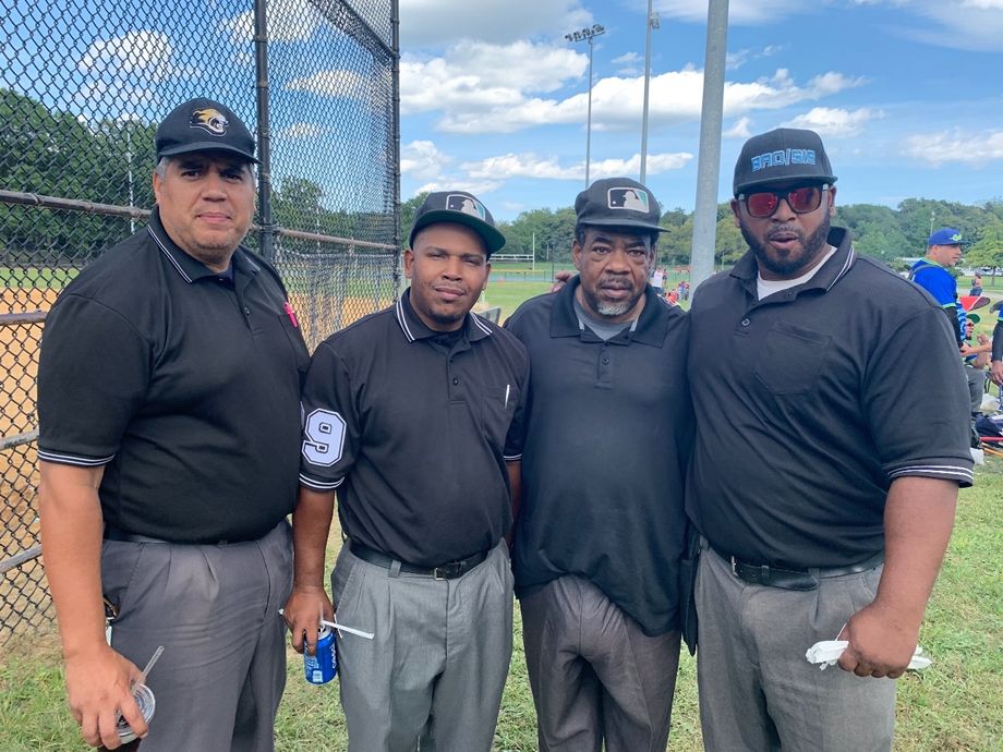 2019 SUNDAY FALL LEAGUE UMPIRE PHOTOS
MANNY, WILLIE, COUNTRY & BOMBA