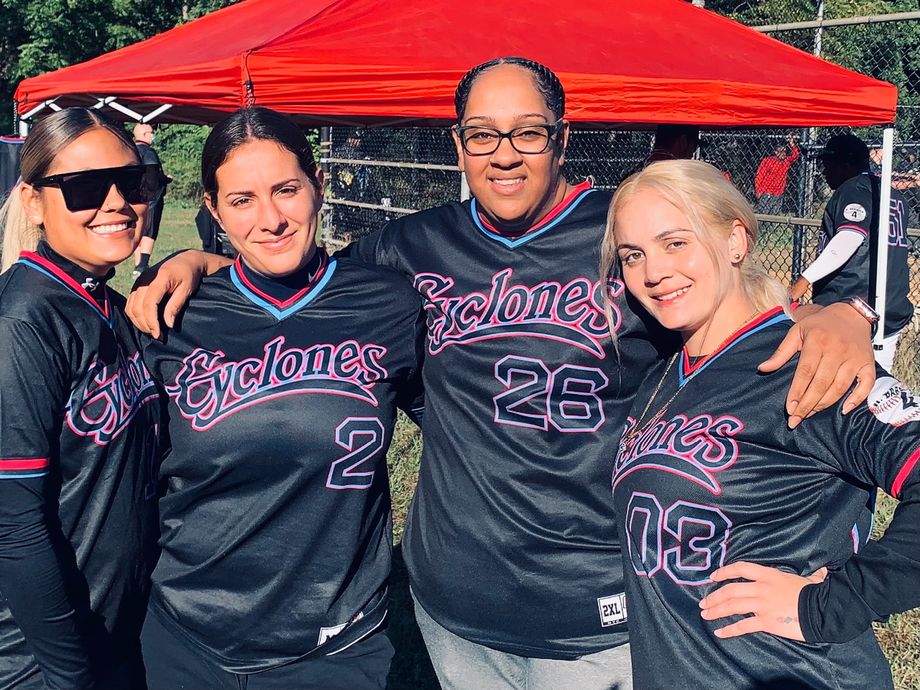 2020 NYC EMS SUNDAY FALL COED TEAM 
“ CYCLONES “ LADY BALLPLAYERS