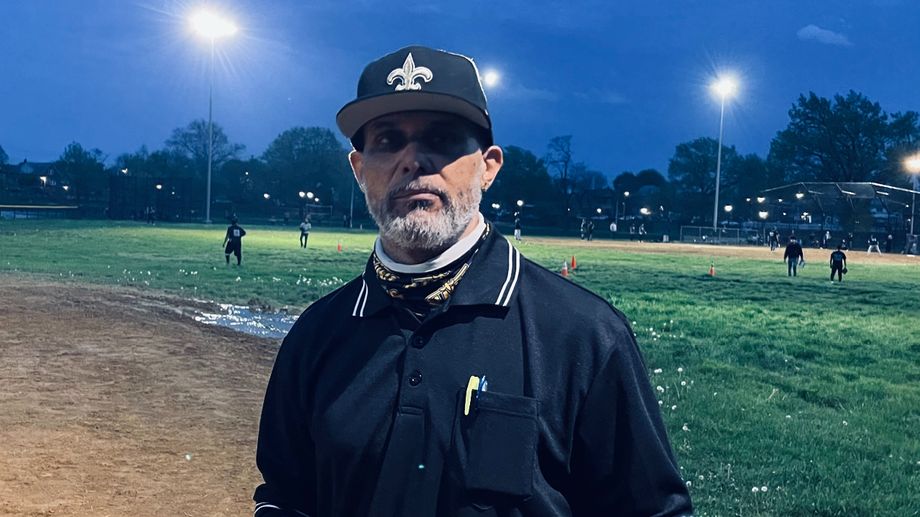 2021 SUNDAY SPRING LEAGUE UMPIRE PHOTOS
UMPIRE GEO VELEZ