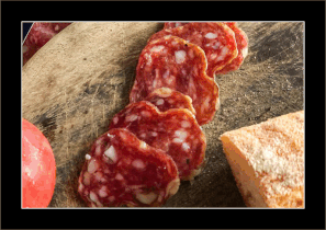 FUET CON TOMATE
