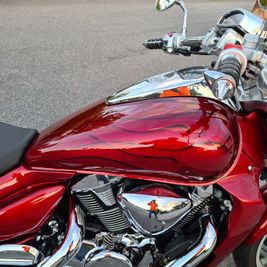 Suzuki Intruder m1800r red candy ghost classic flames 19