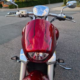 Suzuki Intruder m1800r red candy ghost classic flames 24