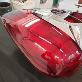 Suzuki Intruder m1800r red candy ghost classic flames 25