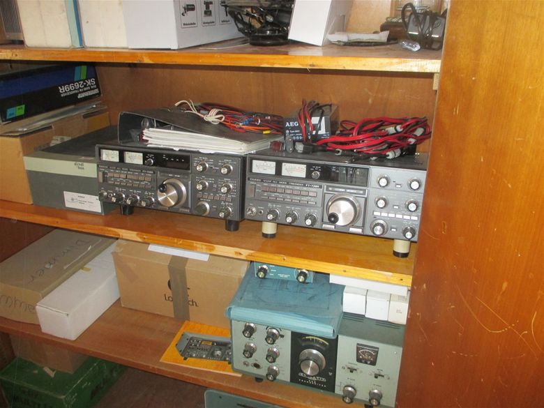 2x VHF-UHF FT-226R