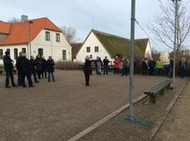 Der sigtes omhyggeligt