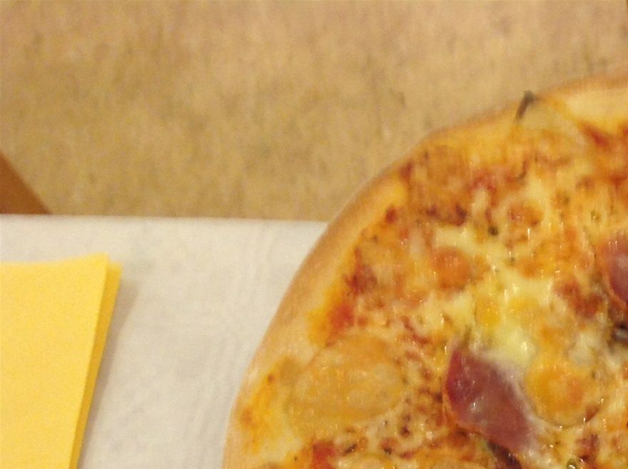 Ekte italiensk pizza stekt i vanlig norsk steikeovn
