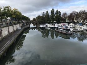 Mulhouse, bilbyen i Frankrike med Peugeot-fabrikk og kanal (som er forbundet med Rhinen)