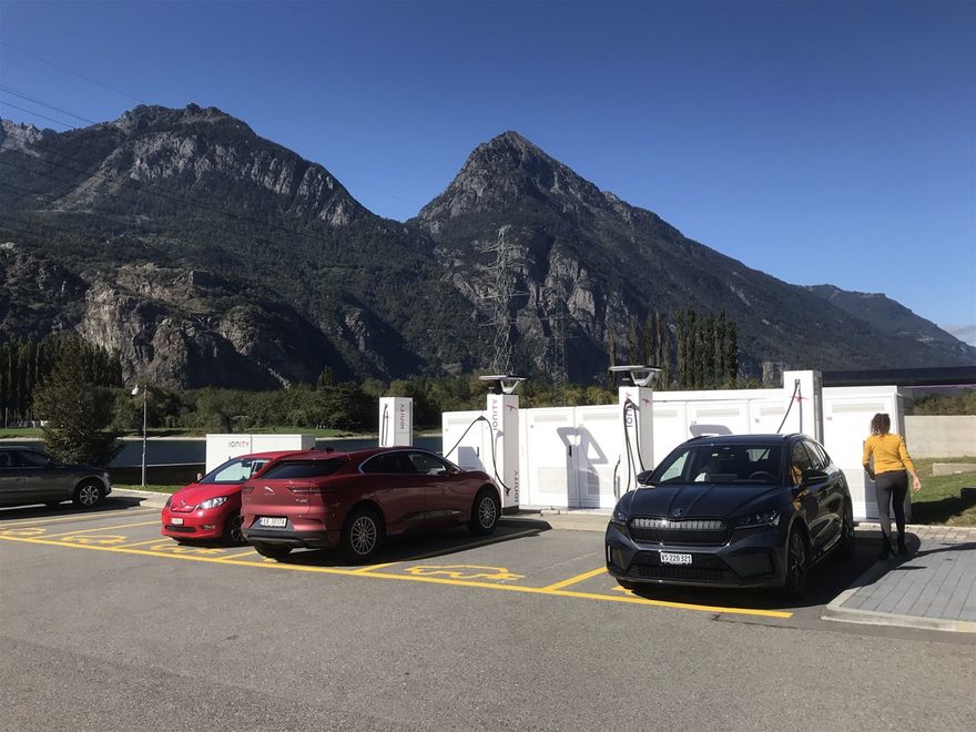 Rasteplass St. Bernhard, Martigny A9 Sveits - fineste ladeplassen på turen