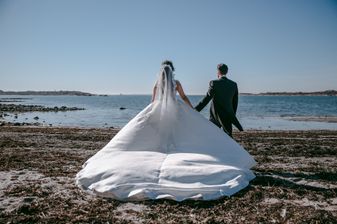 Y18A2069-11 bröllopsfotograf bröllop göteborg brudklänning