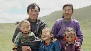 THE CAVE OF THE YELLOW DOG - trailer
Internet link video: https://www.youtube.com/watch?v=Xlan8eCU-sE accessed 27/11/2018.

