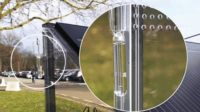 (02-03-2019) H2 out of the air with Solar panels. One panel can generate 250 liter H2 in a day. De energiedichtheid van waterstof bij 1 bar is ongeveer 11 kJ per liter. Bij gemiddeld 250 liter per dag bij atmosferische druk (normale aardse omstandigheden, red.)  zou een zonnepaneel per jaar circa 1000 MJ (250 liter x 365 dagen x 11 kJ per liter) aan waterstof produceren. Omdat een kilowattuur gelijk is aan 3,6 MJ, zou het paneel per jaar 278 kWh aan waterstof maken. Met twintig panelen kom je dan op ruim 5500 kWh.   Source: https://www.installatiejournaal.nl/energie/nieuws/2019/02/nieuwe-zonnepanelen-produceren-direct-groene-waterstof-1019354?vakmedianet-approve-cookies=1&_ga=2.103899840.1525628221.1551564237-867442133.1551564237

Click on the following link, scroll down and download the above study: https://www.researchgate.net/profile/Wpah-De-Vries?ev=hdr_xprf.