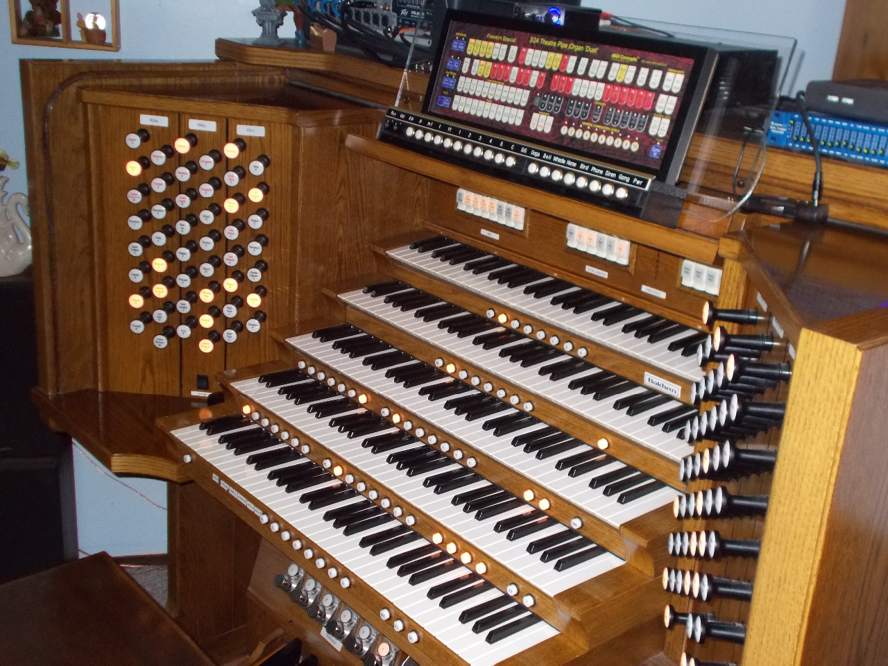 Virtual Pipe Organ VPO Part III organbench