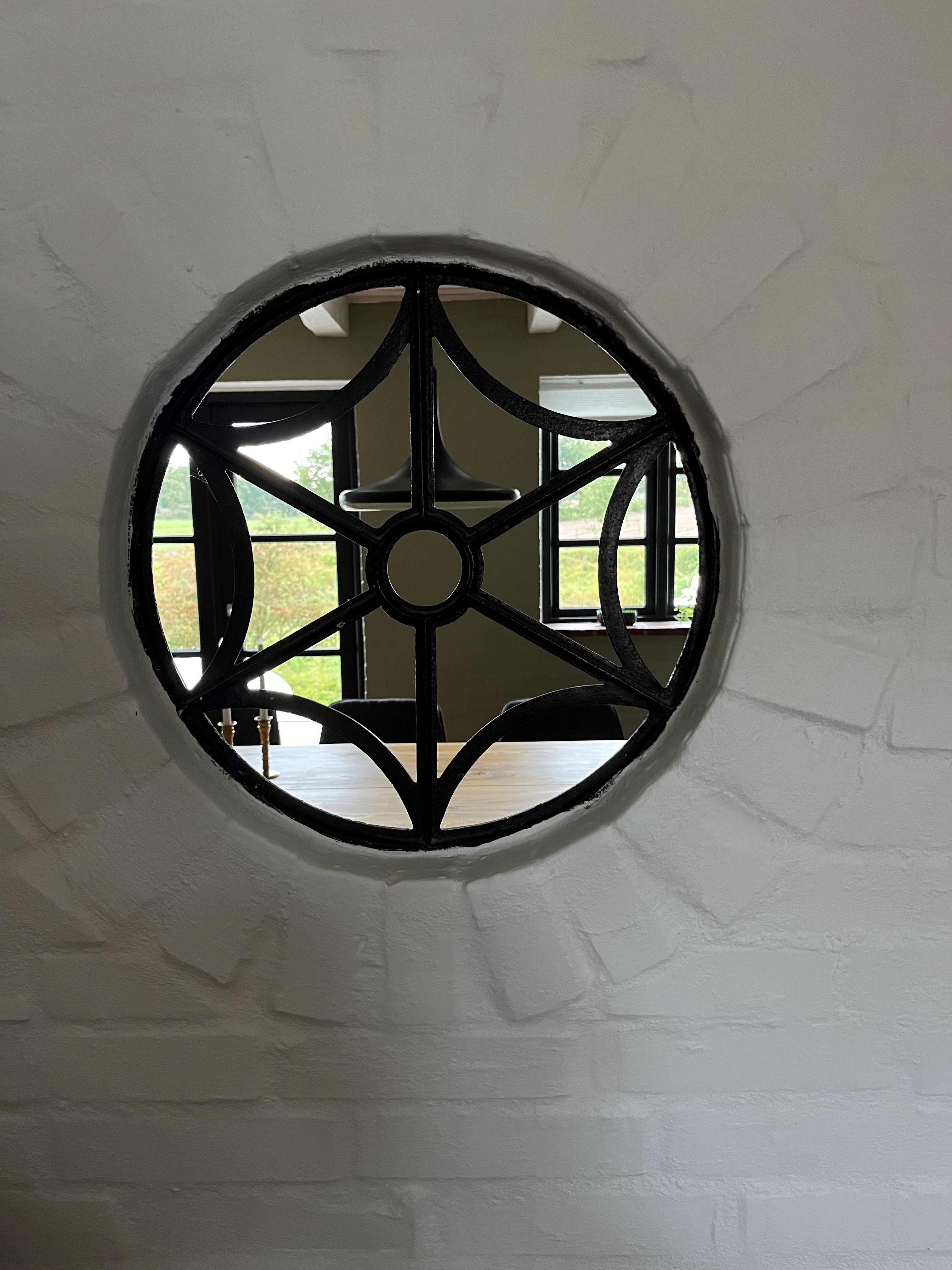 Hall_Rundt vindue - 180923