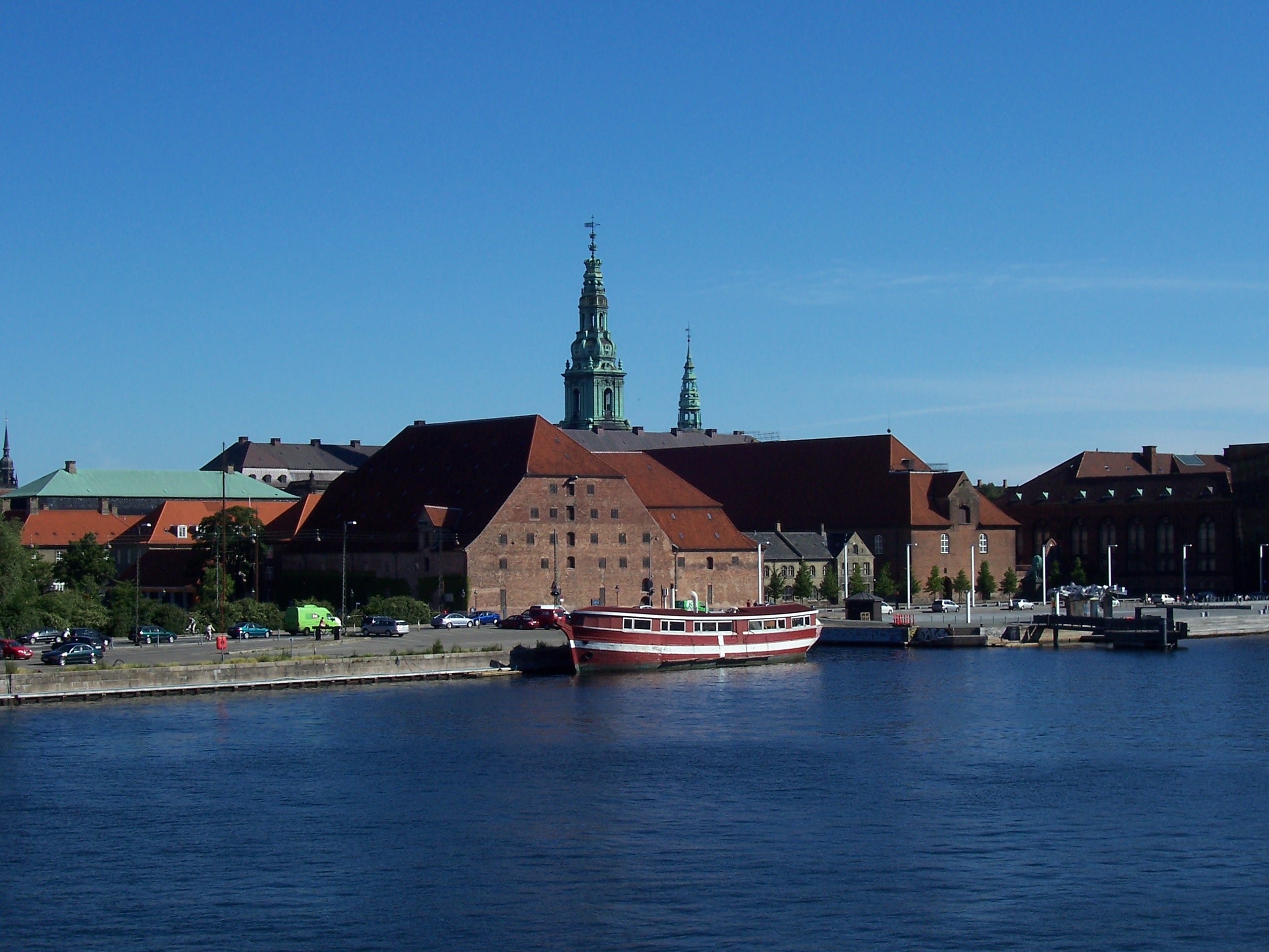 Lone Palm Larsen - Frue Plads