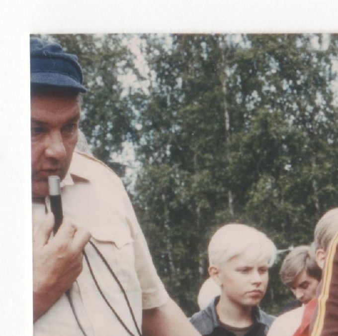 Kattopäreiden tekoa pärehöylällä