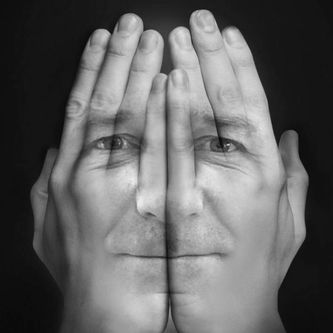 mehr über meine Tätigkeit findet man hier: https://www.facebook.com/Pressefotograf