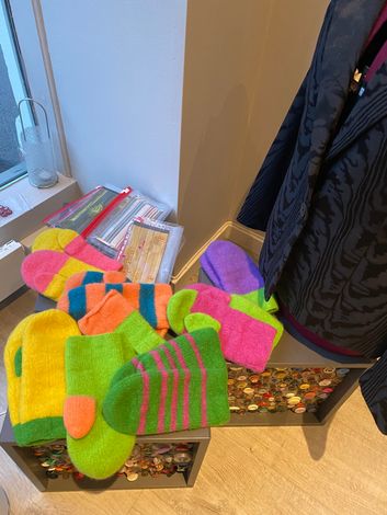 Tovede votter i ulike farger