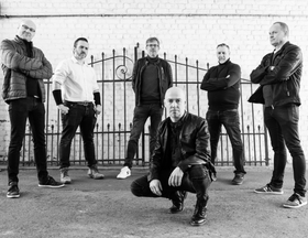 - Rockcover groep DUST -