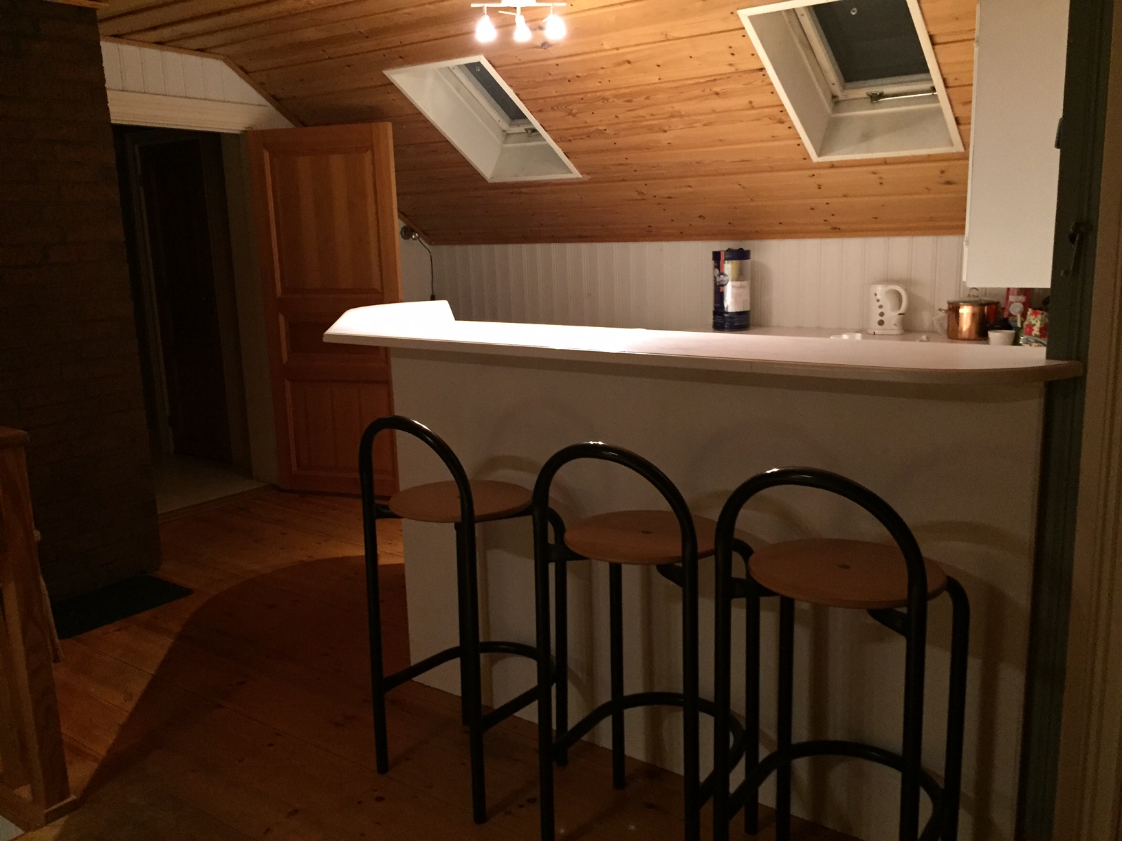 Kitchen bar