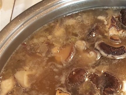 Brown rice porridge and shiitake mushrooms