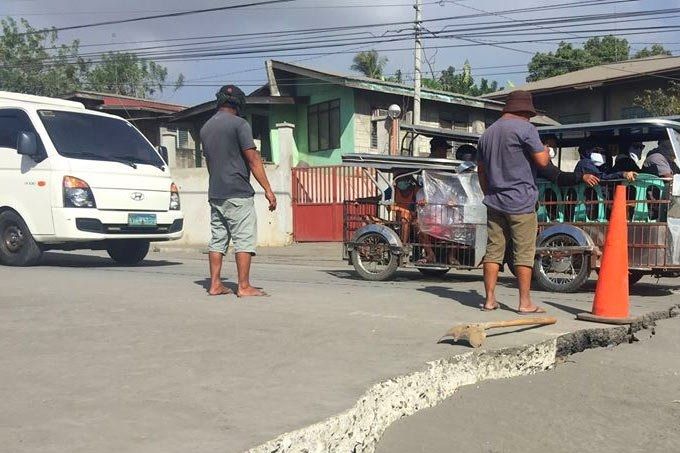 One of the fissures, a crack nearly 3 kms. long, has left some streets impassable and a number of houses damaged.