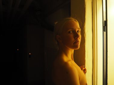  Mysterious woman