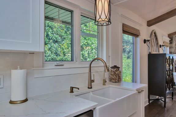126 Devon St Stratford ON N5A-print-021-019-Kitchen-4200x2800-300dpi