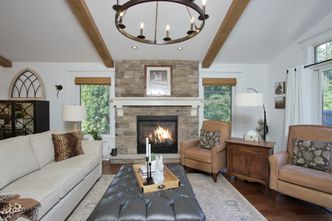 126 Devon St Stratford ON N5A-print-025-026-Family Room-4200x2800-300d