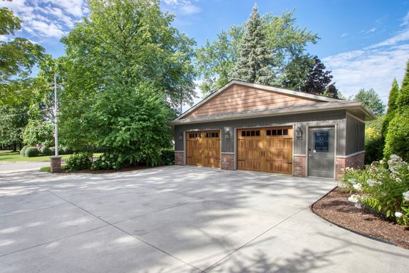 126 Devon St Stratford ON N5A-print-061-049-Garage-3750x2500-300dpi