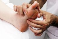 foot-reflexology-3781174_1920