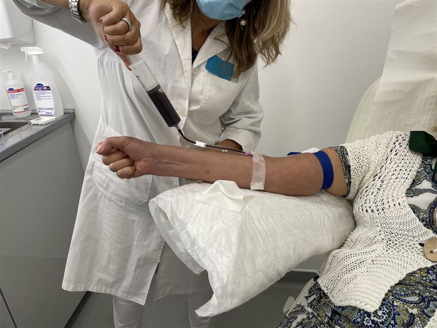 Venopunctura e colecta de sangue periférico