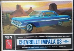 1961 Chevrolet Impala SS. AMT 1/25.