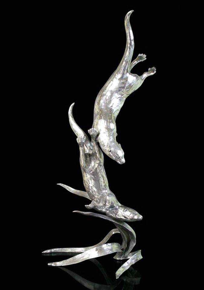 Michael Simpson
British contemporary
Silver waters
Stainless steel
Limited Ed 25

