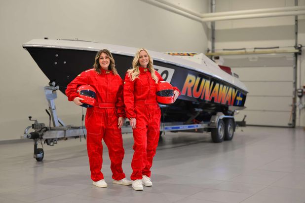 42.Elina & Malinda Strängnäs 