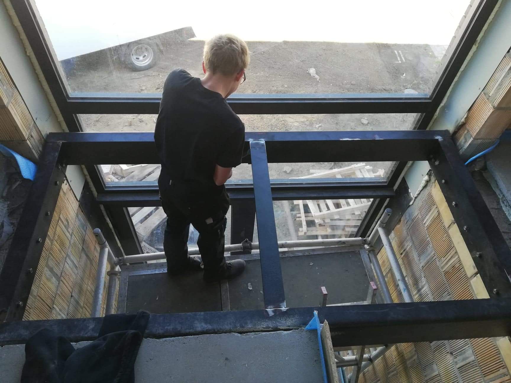 received_321431619260572