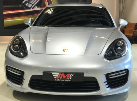 62.900 PANAMERA GTS GRIS