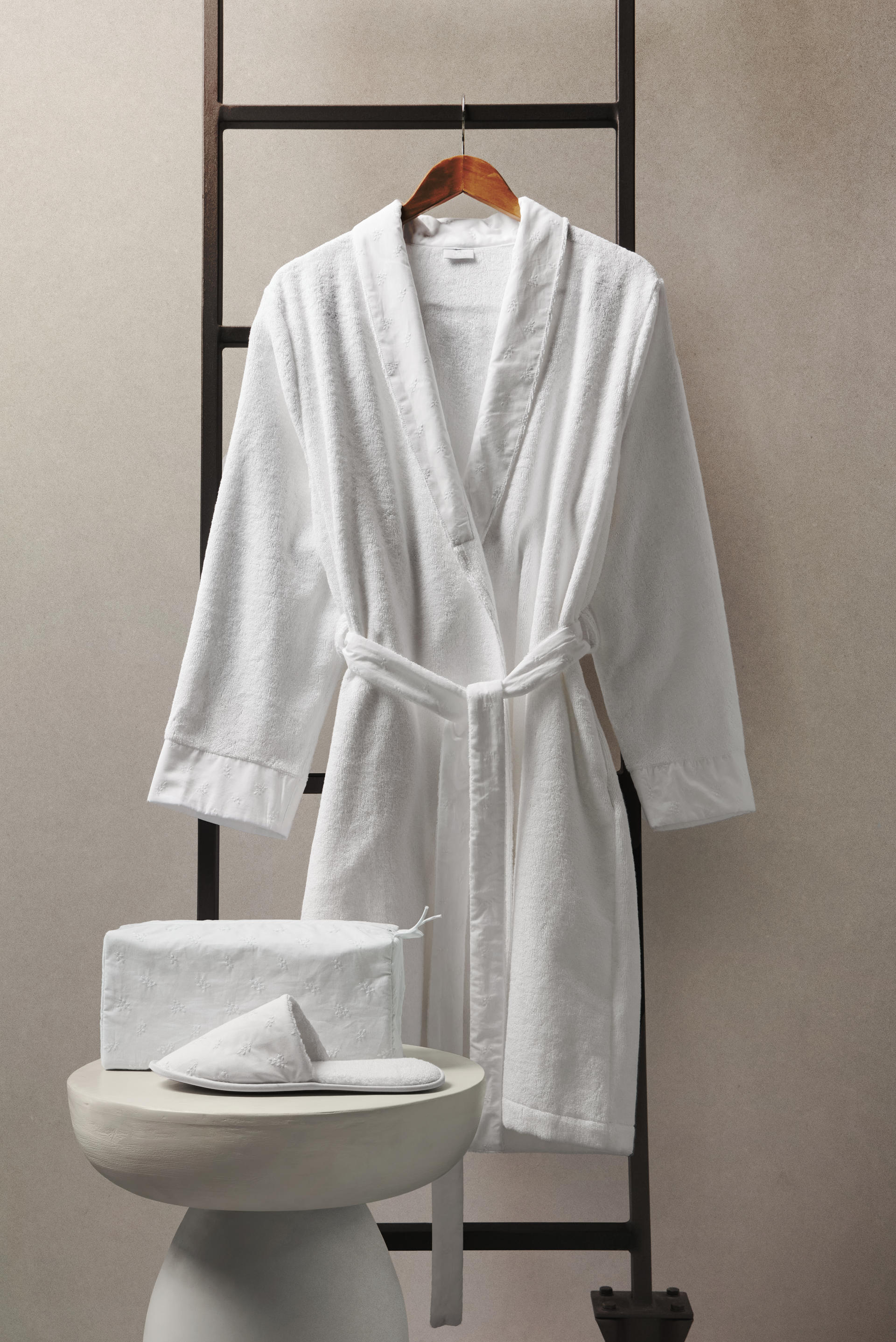 ODETTE_Bathrobe_Slippers_Toiletry bag