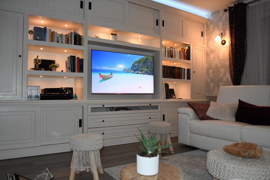 Armoire tv sur mesure en mdf porte coulissante