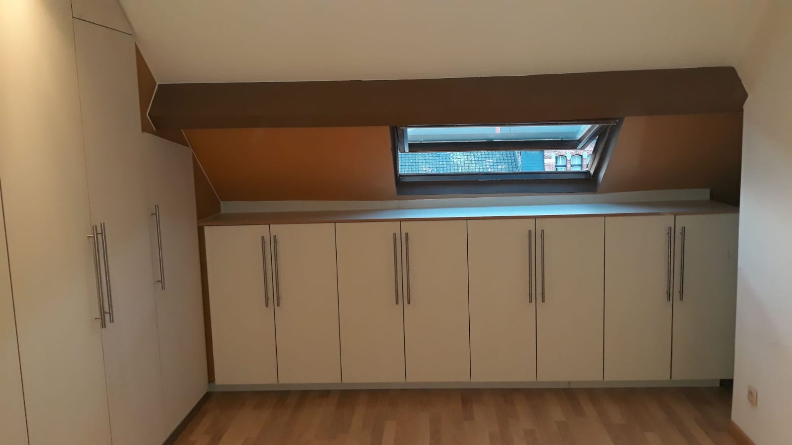 pplacard,armoires sur mesure sous comble grenier