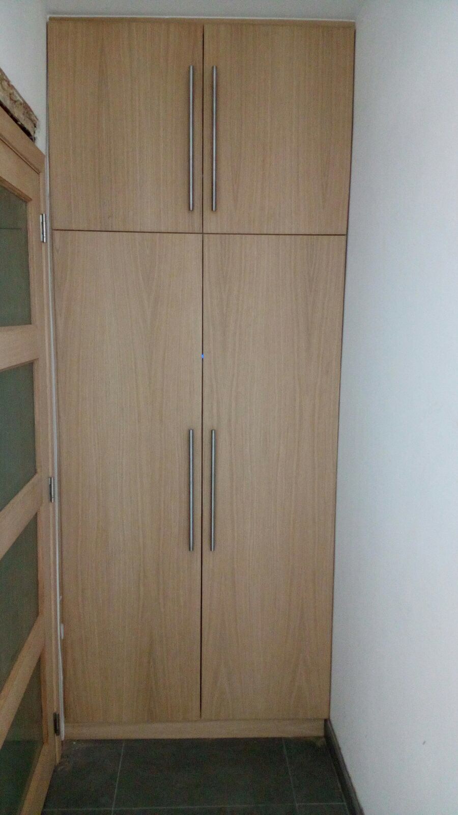 Meuble de rangements avec étagères , tiroirs ou toute autre composant ; en bois  sur mesure