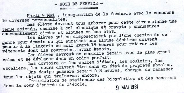 Garde à vous ..... et sans discussions .....