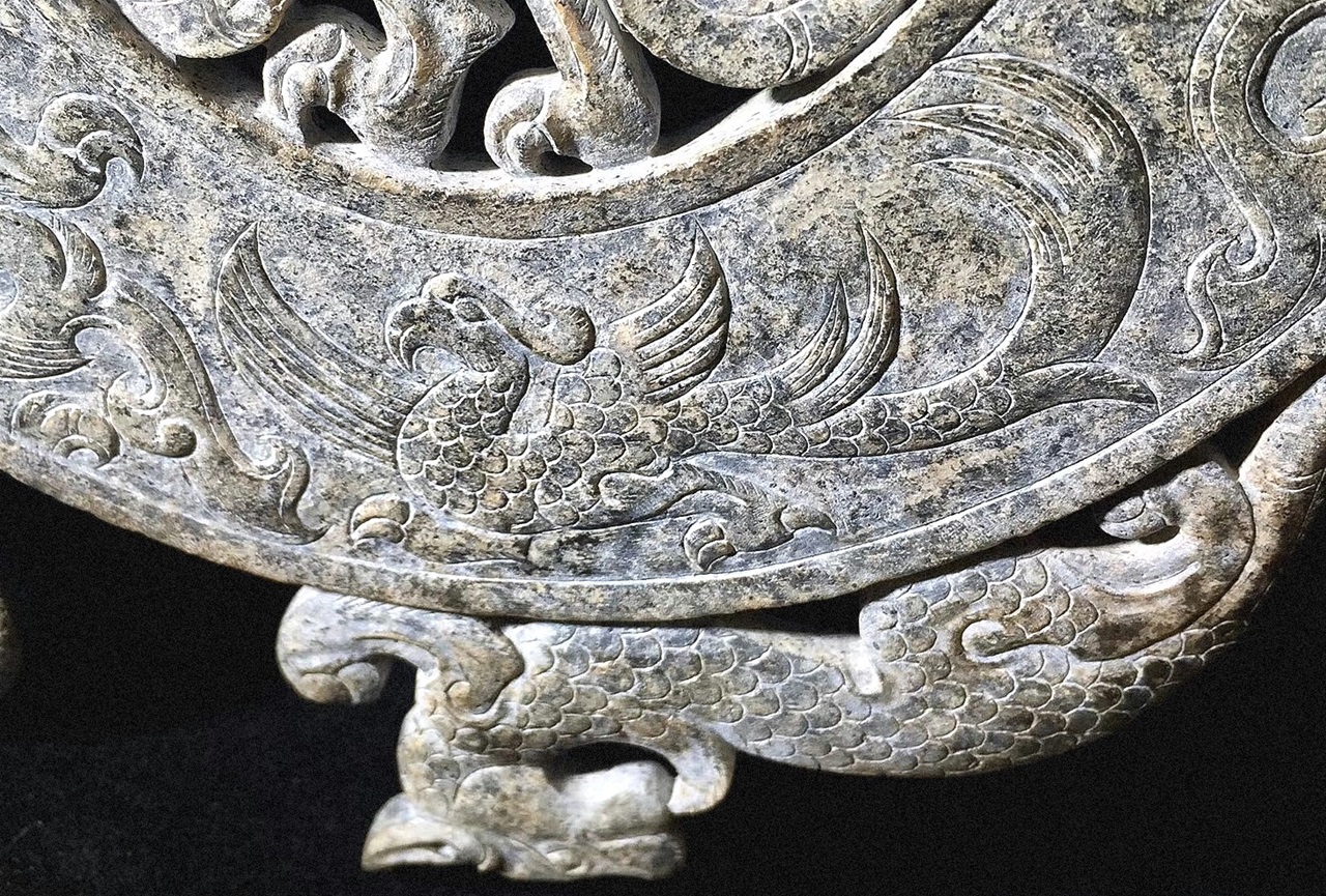 中国古美術　大型玉璧　賞物　旧蔵　置物　高古玉　本玉　巻珠戦漢龍紋　両面彫　箱付 中国古美術 大型玉璧 賞物 旧蔵 置物 高古玉 本玉 巻珠戦漢龍紋