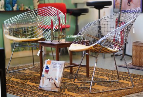 Bertoia Diamond Chari