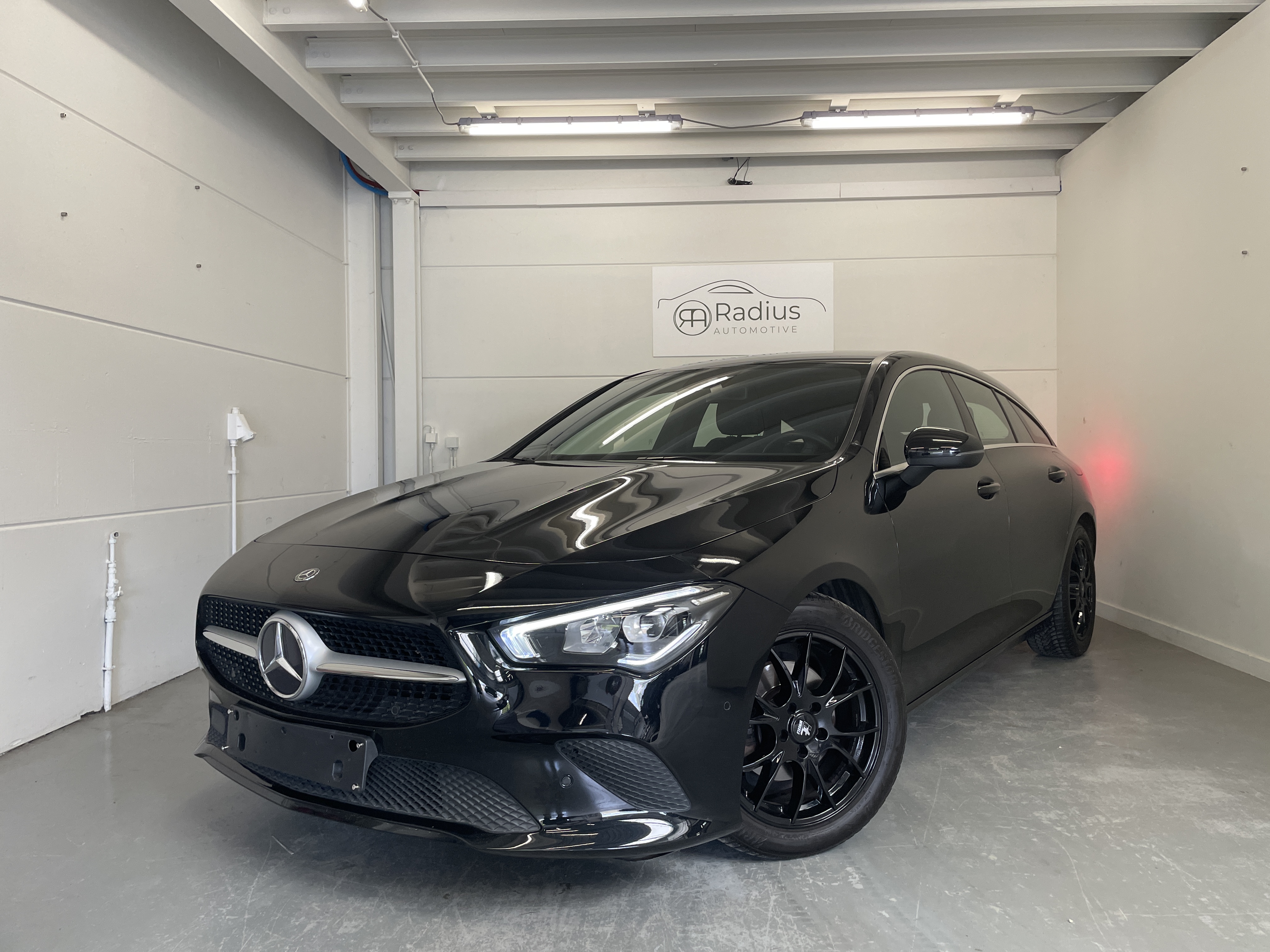 Mercedes-Benz - CLA180SB - € 19.999