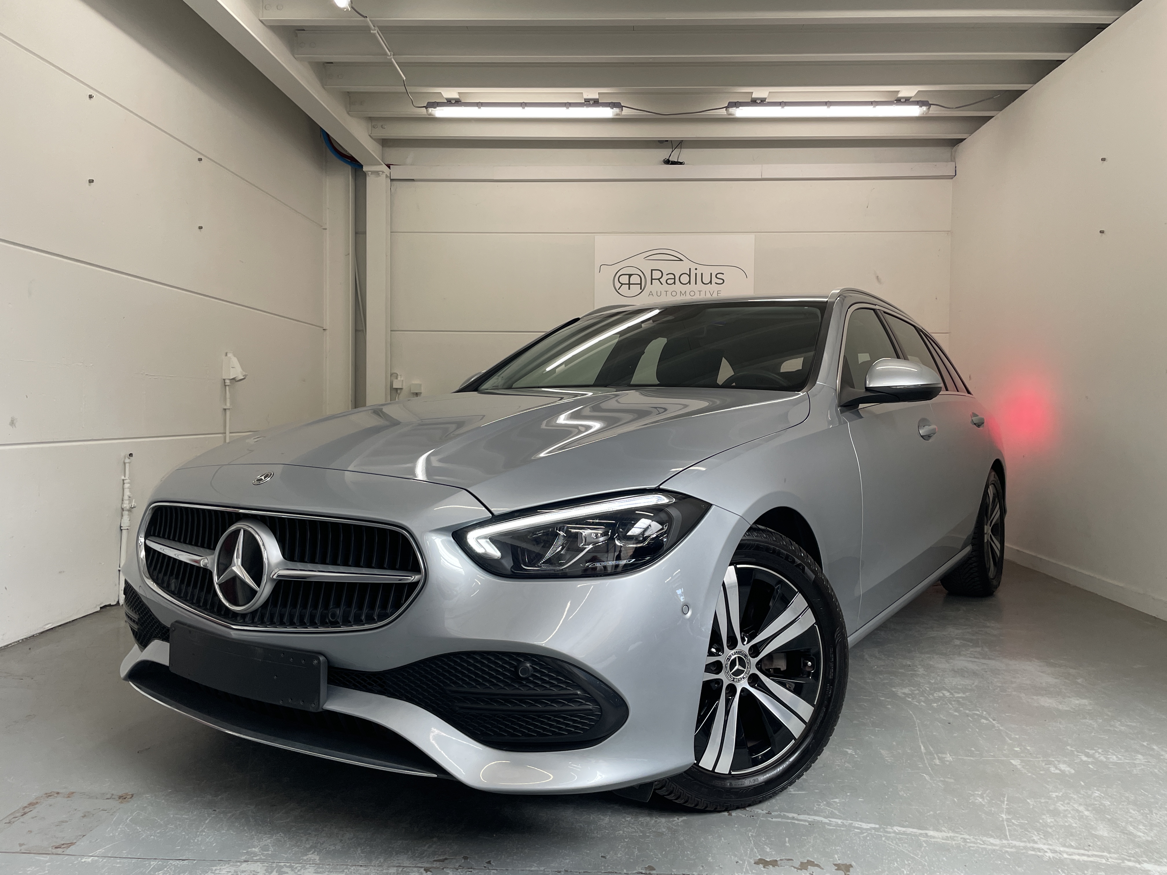 Mercedes-Benz - C180T - € 26.999
